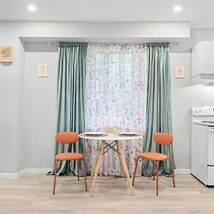 Private Cozy With Free Parking Guest house Toronto