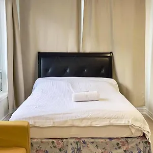 Warm Downtown Guest house Toronto