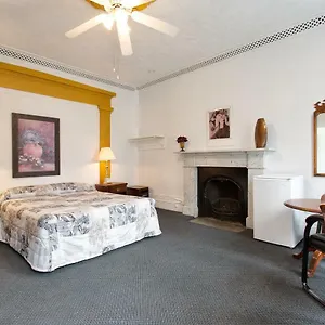 Hotel Le Cavalier Du Moulin, Quebec City